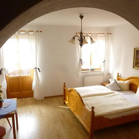 Landgasthof Berg Bed & Breakfast 2*
