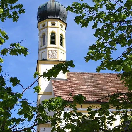 Landgasthof Berg Bed & Breakfast 2*
