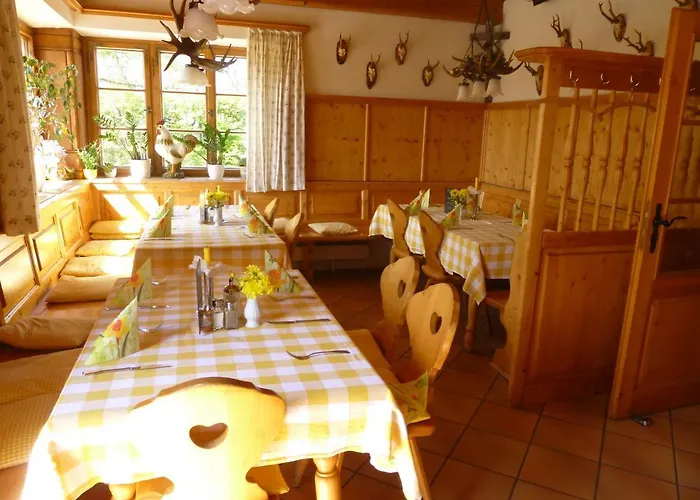 Landgasthof Berg Bed & Breakfast 3*