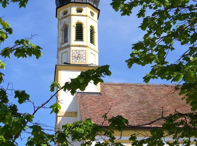 Landgasthof Berg Bed & Breakfast 3*