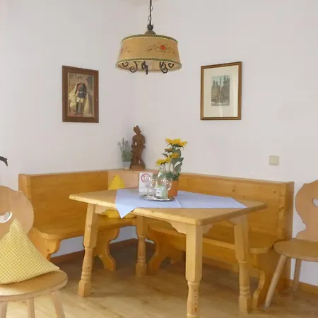 לינה וארוחת בוקר Landgasthof Berg